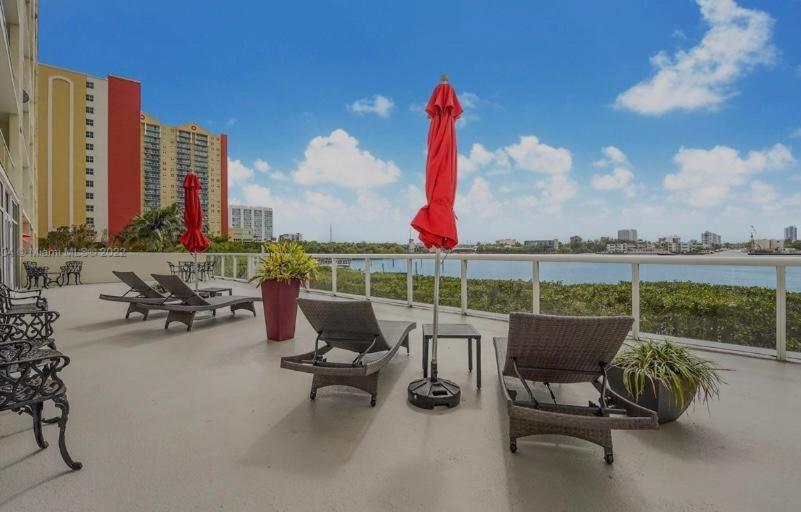 Fantasy Apartment Sunny Isles Beach Exterior photo