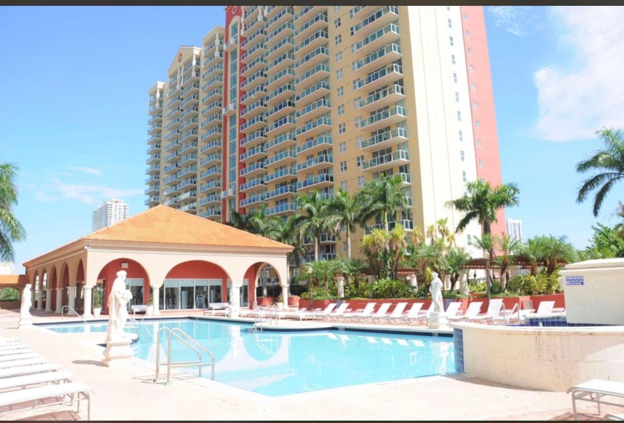 Fantasy Apartment Sunny Isles Beach Exterior photo